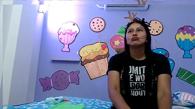 Snapshot of NOVAHOT98 chatting on December 17, 2025, 7:20 pm NOVAHOT98 online show from December 17, 2025, 7:20 pm