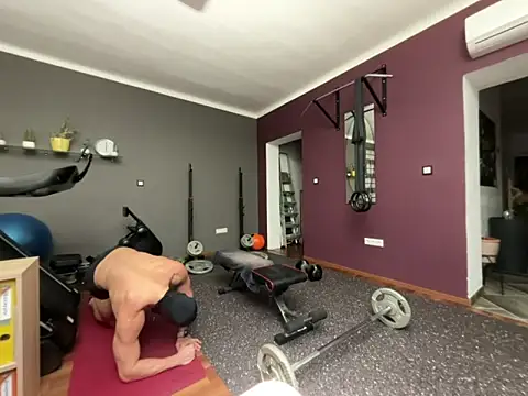 pet0873 online show from February 12, 2026, 5:02 am