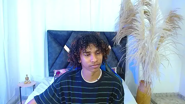 angelll18  online show from February 9, 2026, 8:35 pm