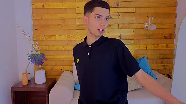 Snapshot of prettyboyy_13 chatting on January 9, 2026, 8:10 pm prettyboyy 13 online show from January 9, 2026, 8:10 pm