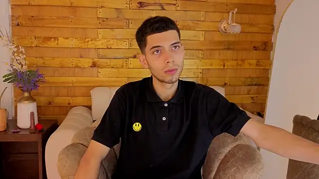 Snapshot of prettyboyy_13 chatting on January 12, 2026, 8:14 pm prettyboyy 13 online show from January 12, 2026, 8:14 pm