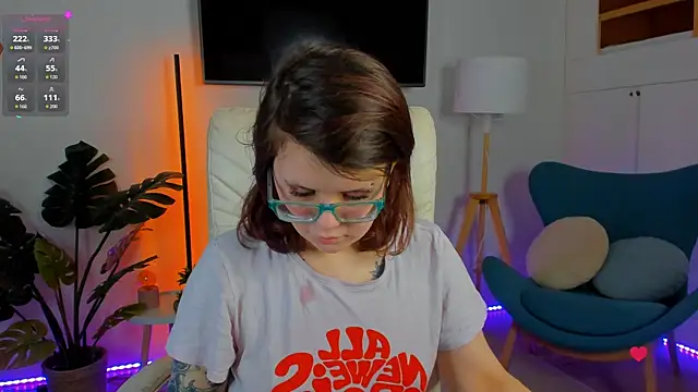 Ariell Mini online show from April 21, 2026, 5:58 am