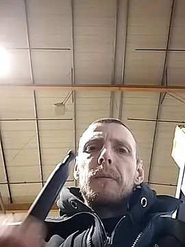 CrookedBunk3527 online show from December 19, 2025, 7:04 am