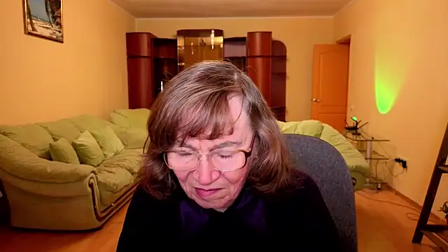 Betty Bricks online show from December 16, 2025, 1:38 pm