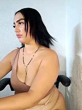 Mia em online show from February 7, 2026, 7:06 pm