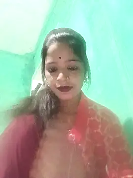 Juli pande online show from December 17, 2025, 4:02 pm