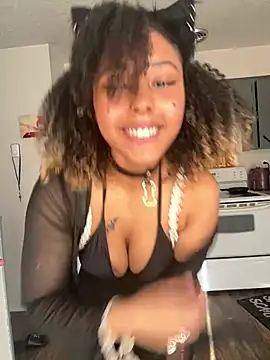 Snapshot of HonneyBunnyXO chatting on May 30, 2026, 1:35 am HonneyBunnyXO online show from May 30, 2026, 1:35 am