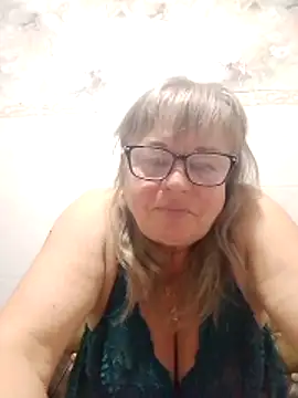 Snapshot of LinaLight88 chatting on March 5, 2026, 8:27 pm LinaLight88 online show from March 5, 2026, 8:27 pm