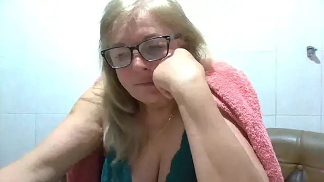 Snapshot of LinaLight88 chatting on March 26, 2026, 7:52 pm LinaLight88 online show from March 26, 2026, 7:52 pm