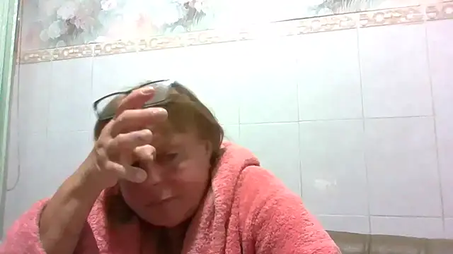 Snapshot of LinaLight88 chatting on June 16, 2026, 8:22 pm LinaLight88 online show from June 16, 2026, 8:22 pm