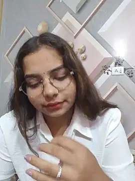 Snapshot of Himani_0122 chatting on July 8, 2026, 9:36 am Himani 0122 online show from July 8, 2026, 9:36 am