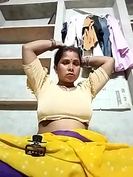 Shreya pandit online show from April 16, 2026, 4:52 pm