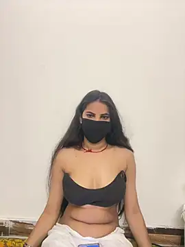 Pooja Love143 online show from April 3, 2026, 4:54 am