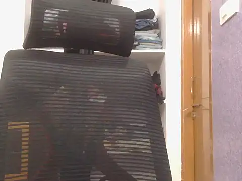 its me love9951 online show from April 22, 2026, 3:24 pm