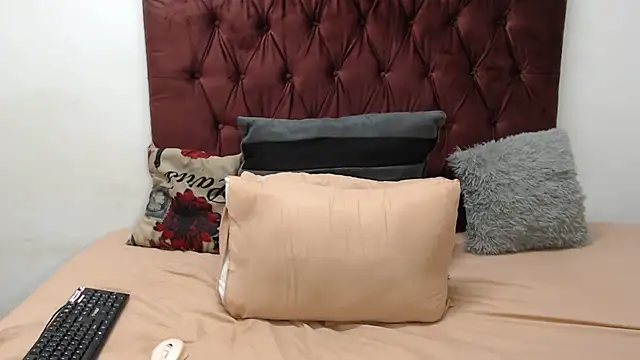 Snapshot of THICKBARBIE32 chatting on January 11, 2026, 6:24 pm THICKBARBIE32 online show from January 11, 2026, 6:24 pm