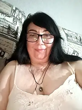 MariSwan222 online show from April 4, 2026, 8:50 pm