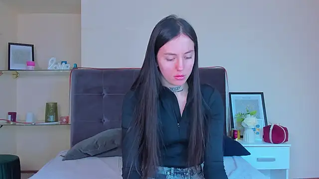 AdrianaCult online show from February 27, 2026, 1:11 pm