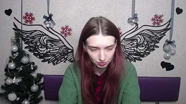 LisaDarcy online show from December 20, 2025, 6:09 am