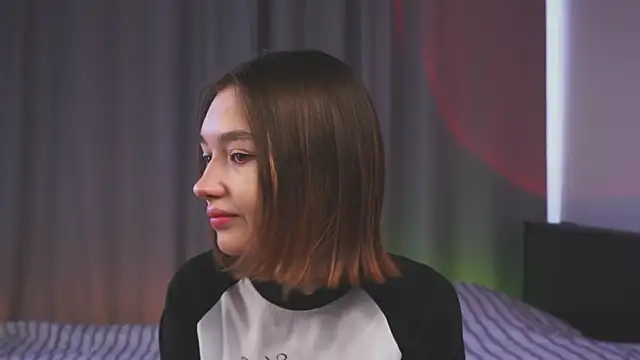 Leyla crsh online show from March 30, 2026, 5:08 am