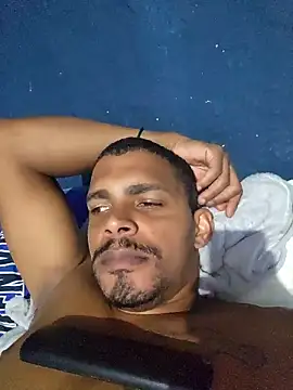 marreta240675 online show from April 6, 2026, 6:42 pm