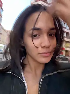 Snapshot of MiaMorenoo chatting on January 7, 2026, 5:04 pm MiaMorenoo online show from January 7, 2026, 5:04 pm