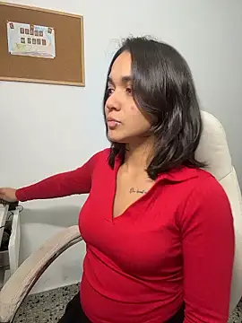 Snapshot of MiaMorenoo chatting on January 15, 2026, 3:49 pm MiaMorenoo online show from January 15, 2026, 3:49 pm