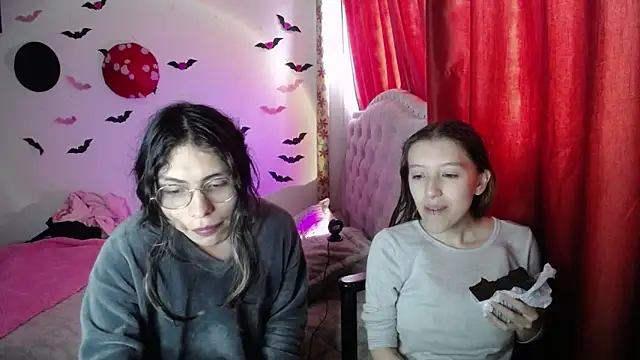 Briar y Blair online show from April 8, 2026, 3:12 pm