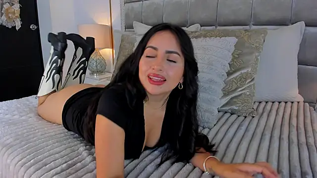 Snapshot of ZaraVesari chatting on January 11, 2026, 7:30 pm ZaraVesari online show from January 11, 2026, 7:30 pm