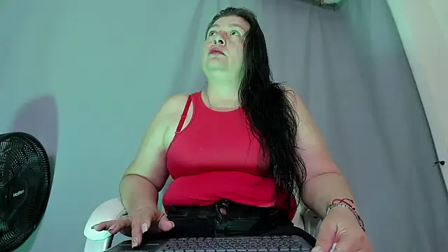 Samanrtha17 online show from January 10, 2026, 11:34 am