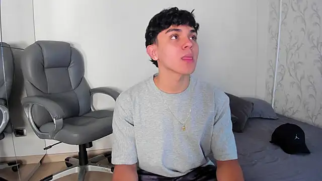  TaylorBlack online show from April 4, 2026, 11:40 am