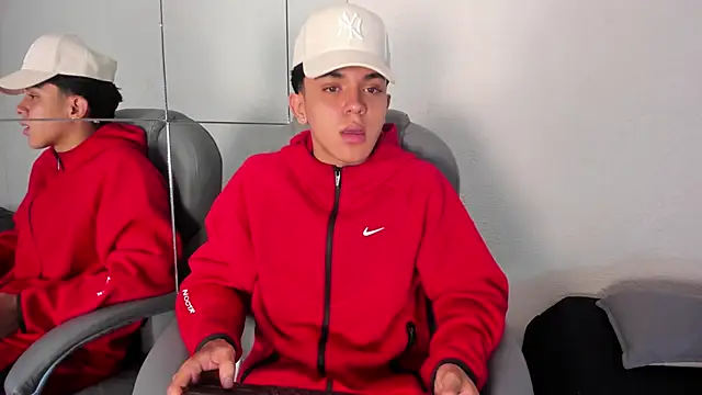  TaylorBlack online show from April 13, 2026, 11:37 am