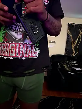 Snapshot of daddydarkskindikk chatting on January 11, 2026, 1:05 pm daddydarkskindikk online show from January 11, 2026, 1:05 pm