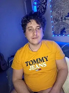 damslebambou1 online show from February 2, 2026, 11:36 pm