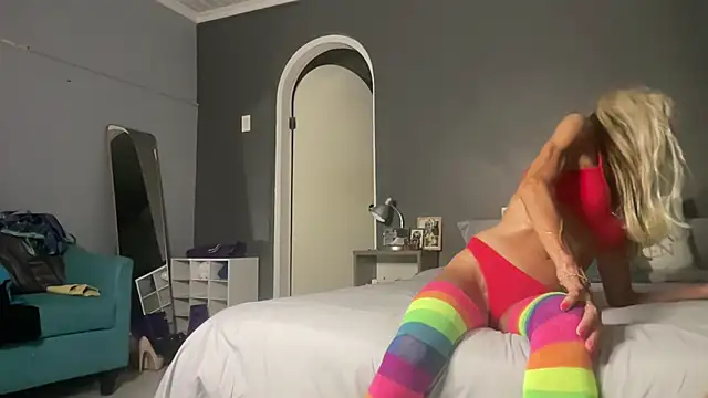 siennadiamond online show from February 3, 2026, 1:26 am