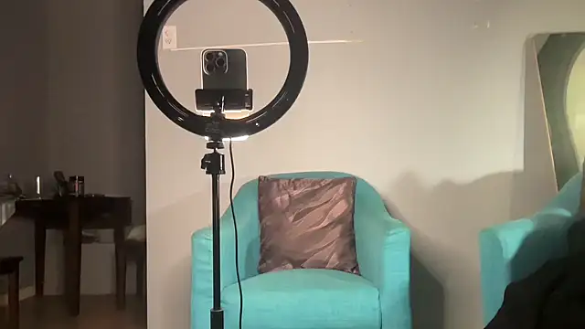 siennadiamond online show from February 8, 2026, 11:52 pm