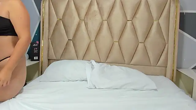 Snapshot of bianca_and_alex69 chatting on January 15, 2026, 12:21 pm bianca and alex69 online show from January 15, 2026, 12:21 pm