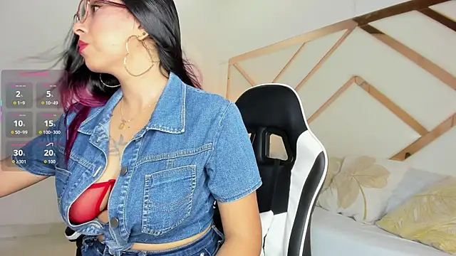 Snapshot of isa_valverde chatting on December 19, 2025, 2:29 am isa valverde online show from December 19, 2025, 2:29 am