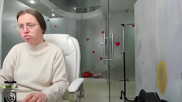 missdominna online show from April 20, 2026, 2:47 am