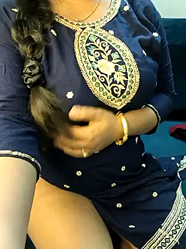 Snapshot of SSiya- chatting on February 8, 2026, 7:39 pm SSiya- online show from February 8, 2026, 7:39 pm