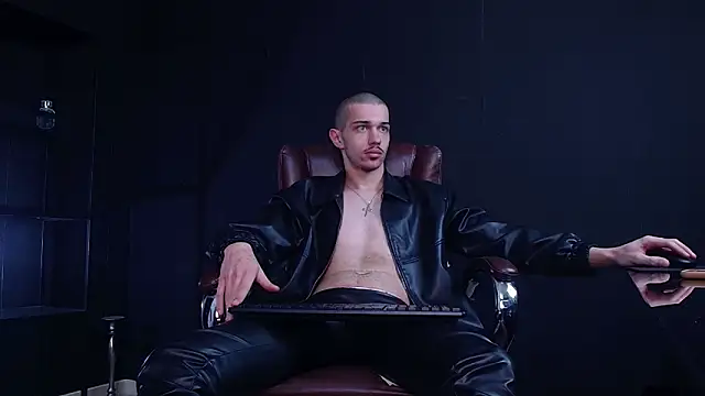 Snapshot of KaydenDrew chatting on December 22, 2025, 5:26 am KaydenDrew online show from December 22, 2025, 5:26 am