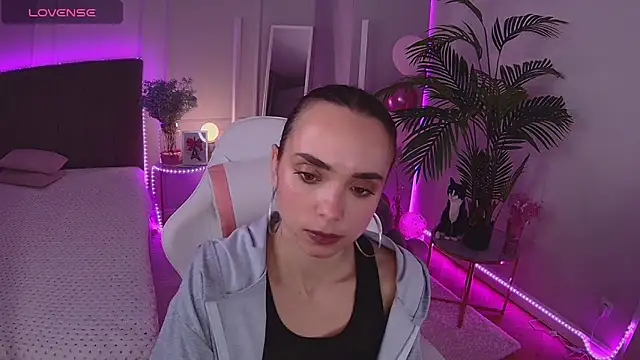 Dayana Foxy online show from December 17, 2025, 8:53 am