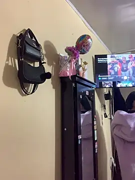 Candy LS online show from April 7, 2026, 5:35 pm