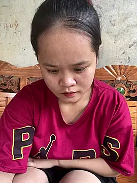 Thanhhuyen001 online show from January 18, 2026, 4:49 am