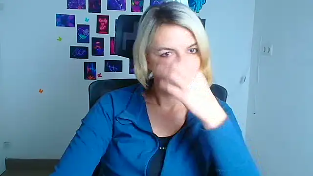 Snapshot of Lana_Foxyy chatting on December 19, 2025, 4:47 pm Lana Foxyy online show from December 19, 2025, 4:47 pm