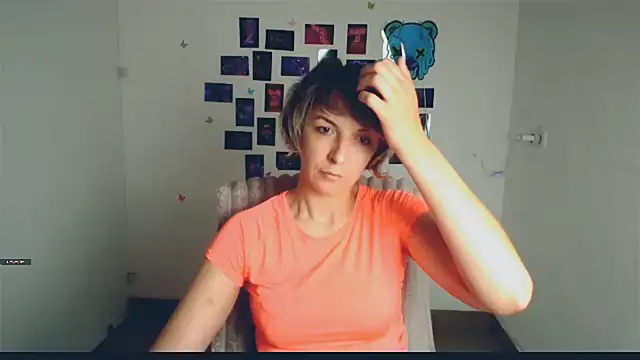 Snapshot of Lana_Foxyy chatting on May 20, 2026, 12:33 pm Lana Foxyy online show from May 20, 2026, 12:33 pm