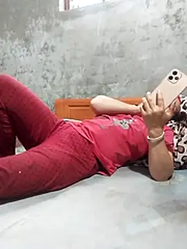 Maikha08 online show from July 28, 2026, 1:23 am