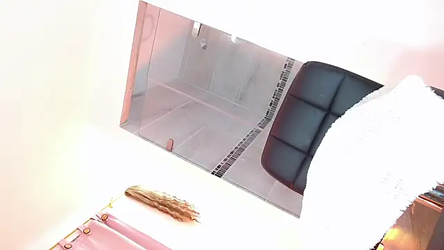 Snapshot of stephanie_sweett chatting on January 14, 2026, 5:02 am stephanie sweett online show from January 14, 2026, 5:02 am