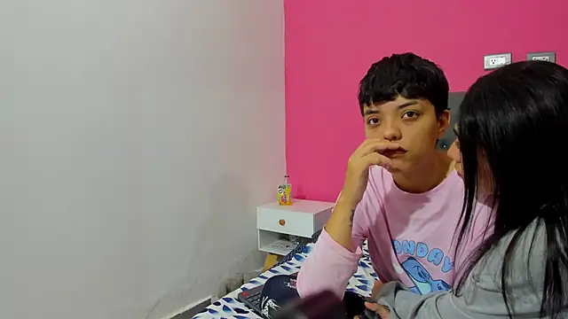 Snapshot of ariloe_quintero chatting on February 2, 2026, 1:43 pm ariloe quintero online show from February 2, 2026, 1:43 pm