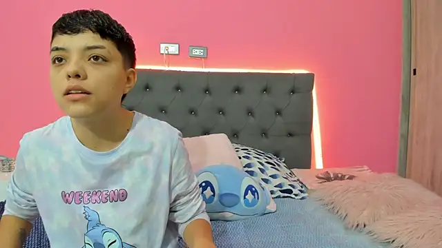 Snapshot of ariloe_quintero chatting on February 11, 2026, 12:10 pm ariloe quintero online show from February 11, 2026, 12:10 pm