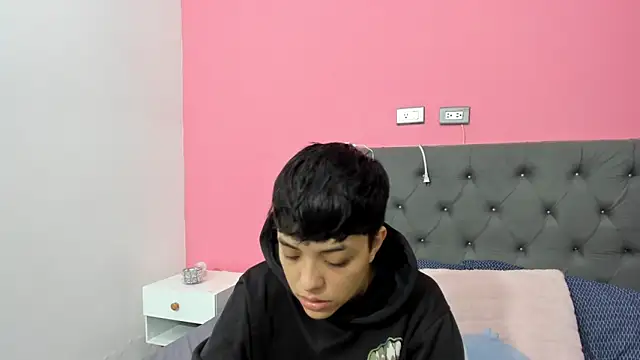 Snapshot of ariloe_quintero chatting on March 3, 2026, 1:06 pm ariloe quintero online show from March 3, 2026, 1:06 pm